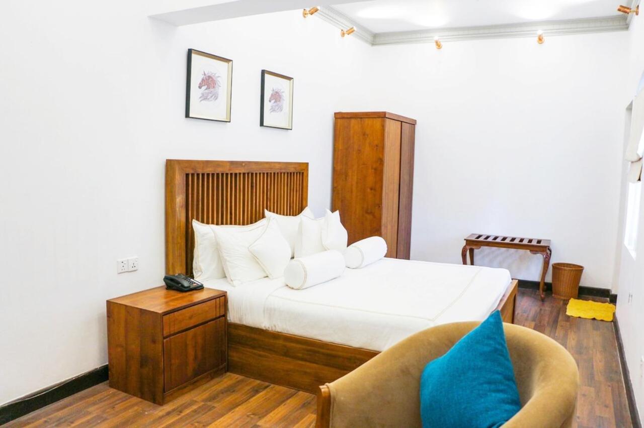 The Clovelly Bungalow نوفارا إيلِيا المظهر الخارجي الصورة