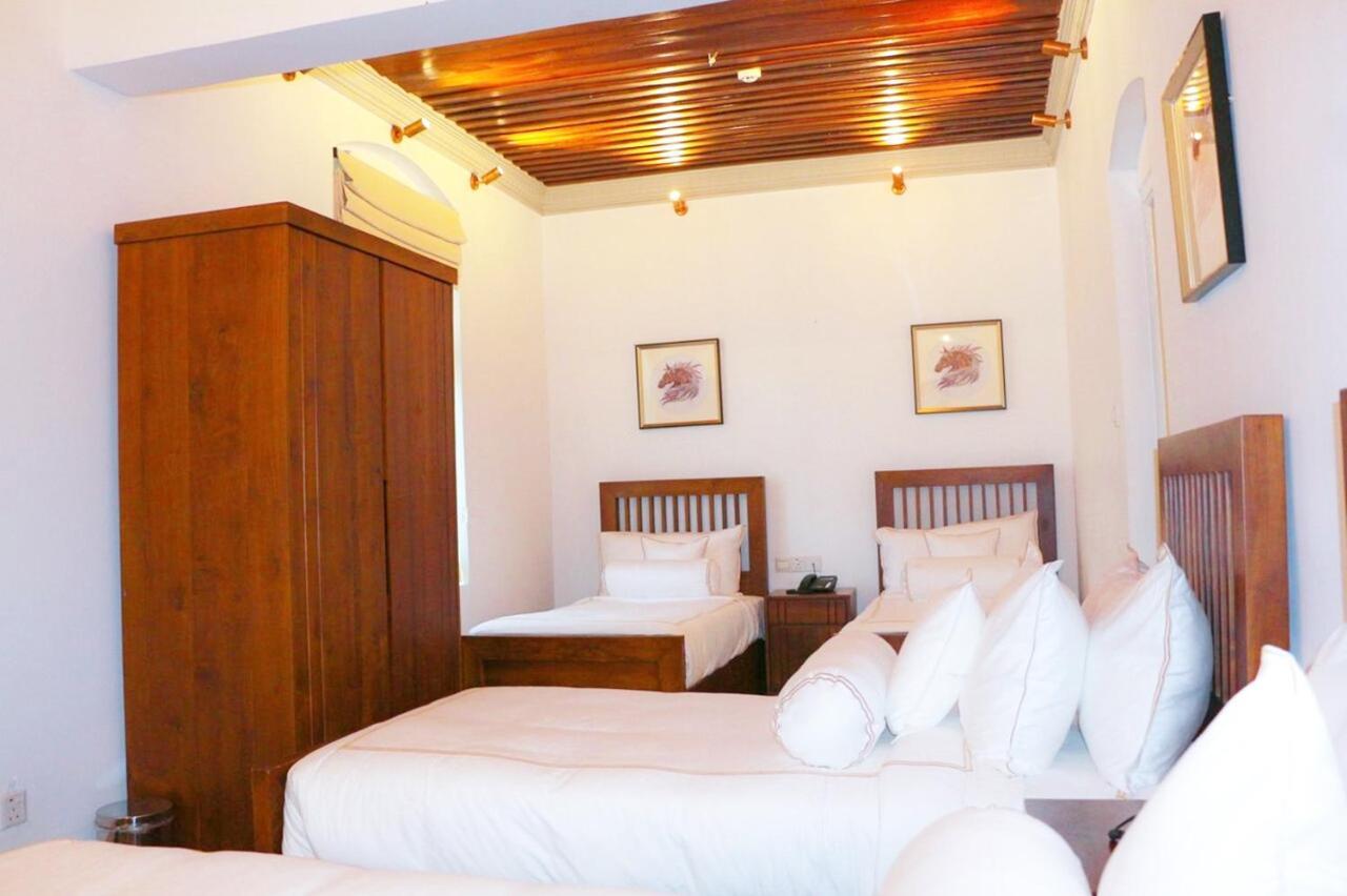 The Clovelly Bungalow نوفارا إيلِيا المظهر الخارجي الصورة